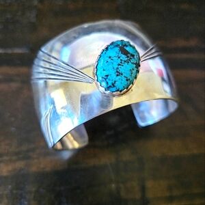 Beautiful Vintage Sterling Silver Turquoise Navajo Cuff Bracelet